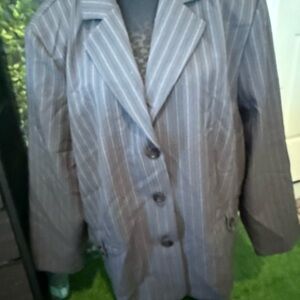 Women's Striped Gray Blazer p18
